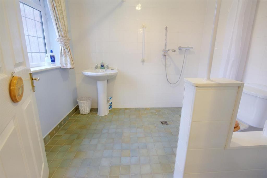 Bathroom Ground Floor