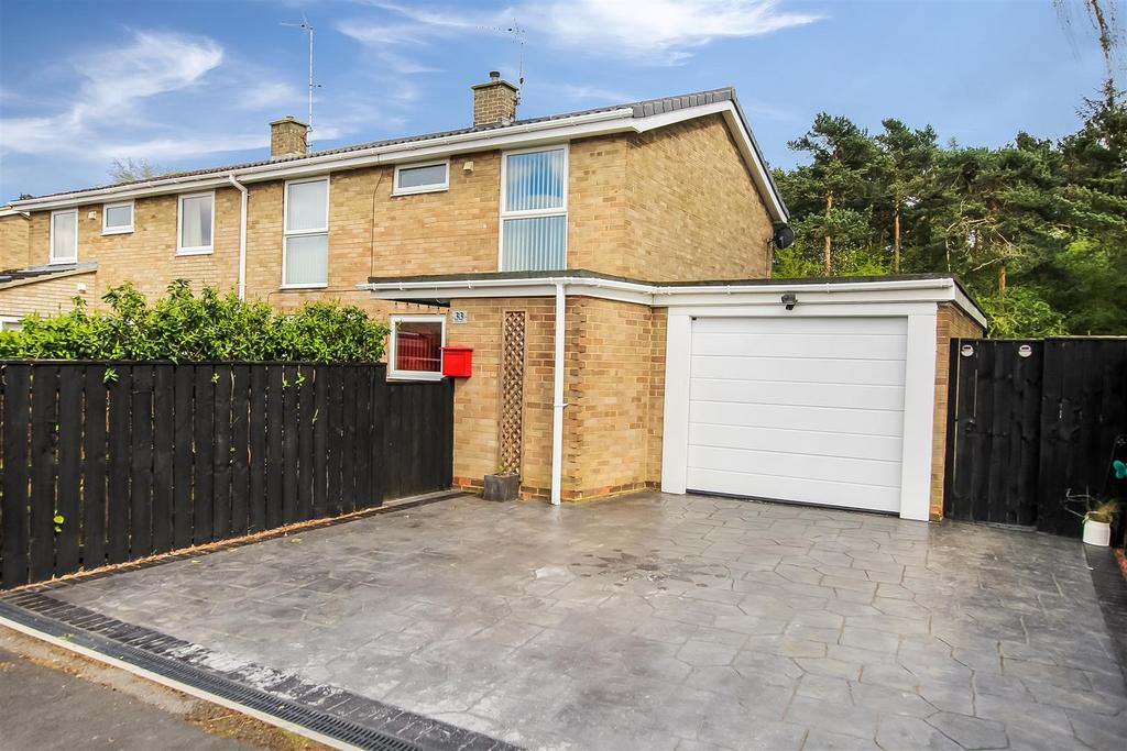 Welbury Grove, Newton Aycliffe 3 bed semidetached house for sale £