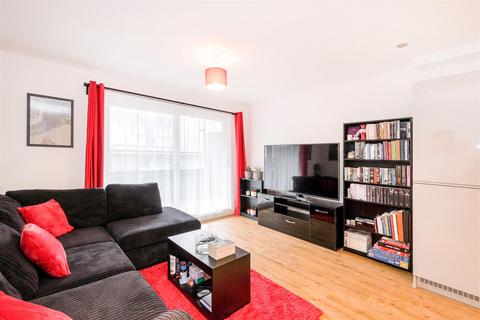 Flat 10, 7 Hoffmans Road, London, E17 6ZD