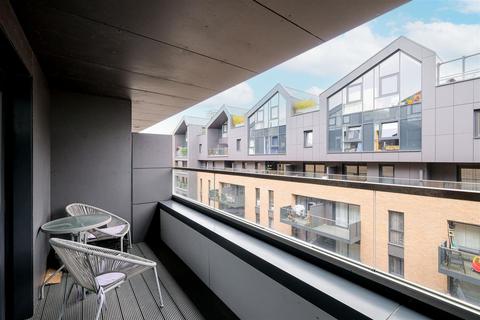 Flat 10, 7 Hoffmans Road, London, E17 6ZD