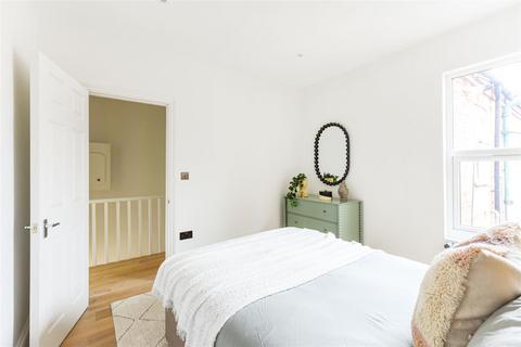 59 Bemsted Road, London, E17 5JY