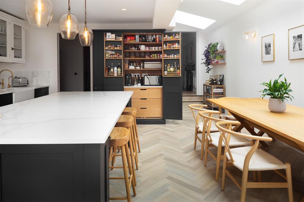 Pantry.jpg