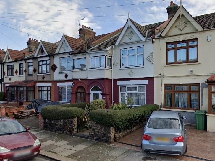 Betchworth Road, Ilford 3 bed house for sale £525,000