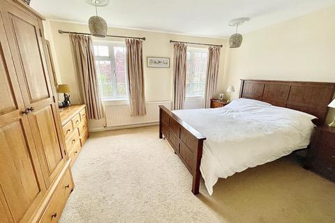 16 Amber Drive, Walgrave, Northampton, NN6 9RW