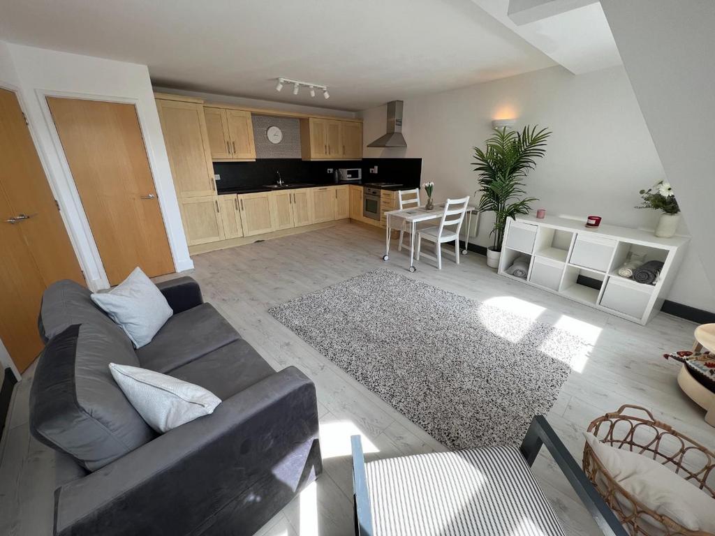 Open Plan Living Room / Kitchen