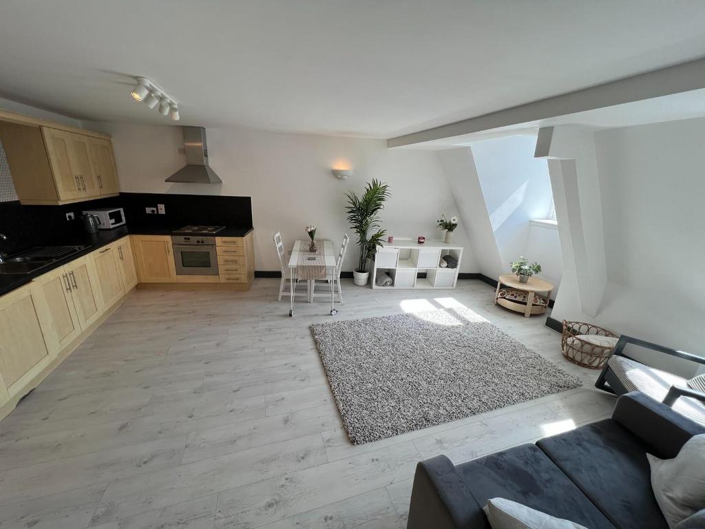 Open Plan Living Room / Kitchen