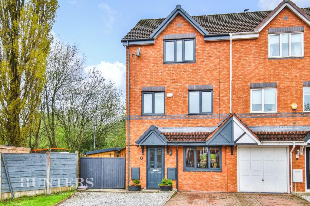 Grisedale Close, Middleton M24 4 bed semidetached house for sale £