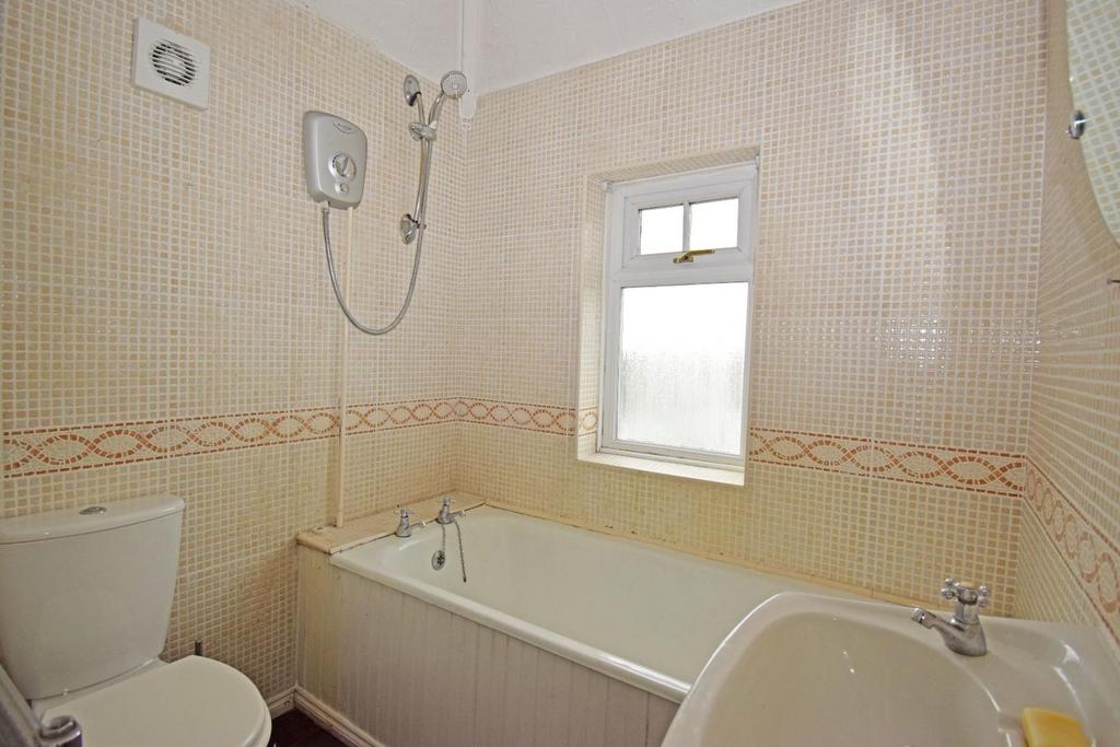 64 Barley Mow Lane, bathroom.jpg