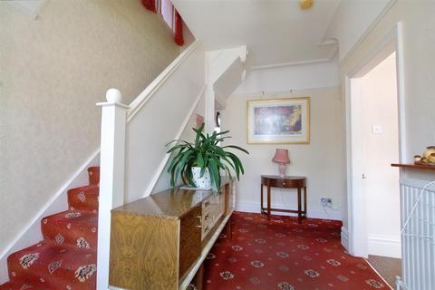 64 Austen Avenue, Nottingham, NG7 6PF