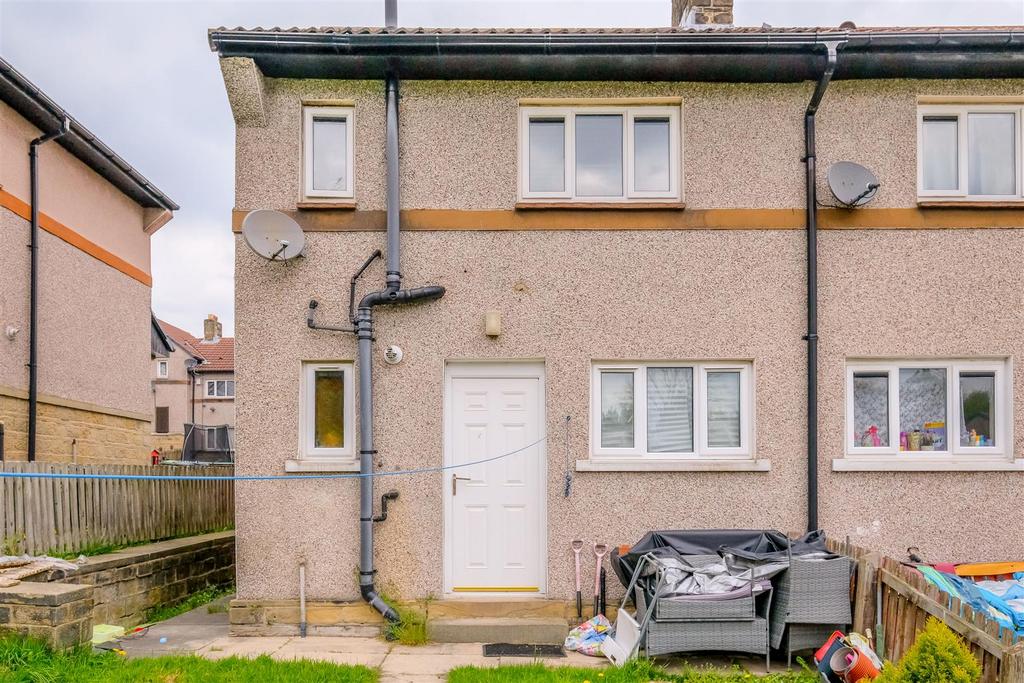 Riddings Rise, Huddersfield, HD2 2 bed semidetached house for sale £