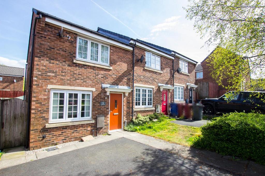 Coulthurst Gardens, Darwen, BB3 3FB 2 bed semidetached house for sale