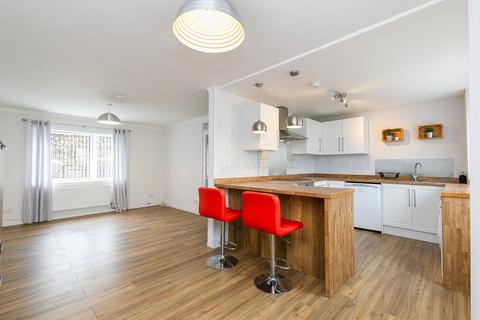 13 Avon Grove, Penicuik, EH26 8JL