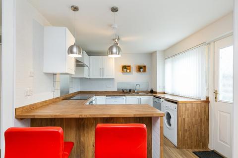 13 Avon Grove, Penicuik, EH26 8JL