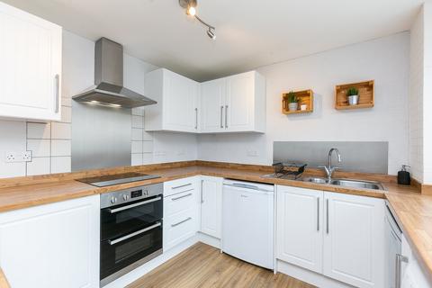 13 Avon Grove, Penicuik, EH26 8JL