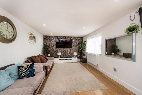 1 Grant Close, Belvedere, DA17 5GD