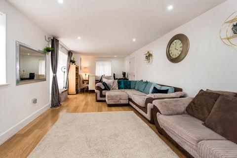 1 Grant Close, Belvedere, DA17 5GD