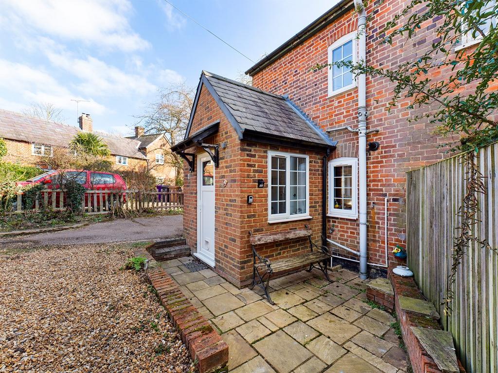Maiden Street, Weston, Hitchin, SG4 2 bed cottage to rent £1,350 pcm