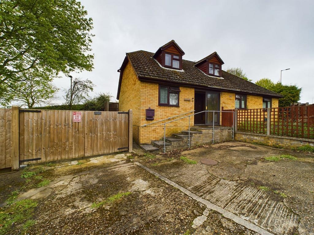 Whitehill Road, Hitchin, SG4 3 bed detached house for sale £450,000