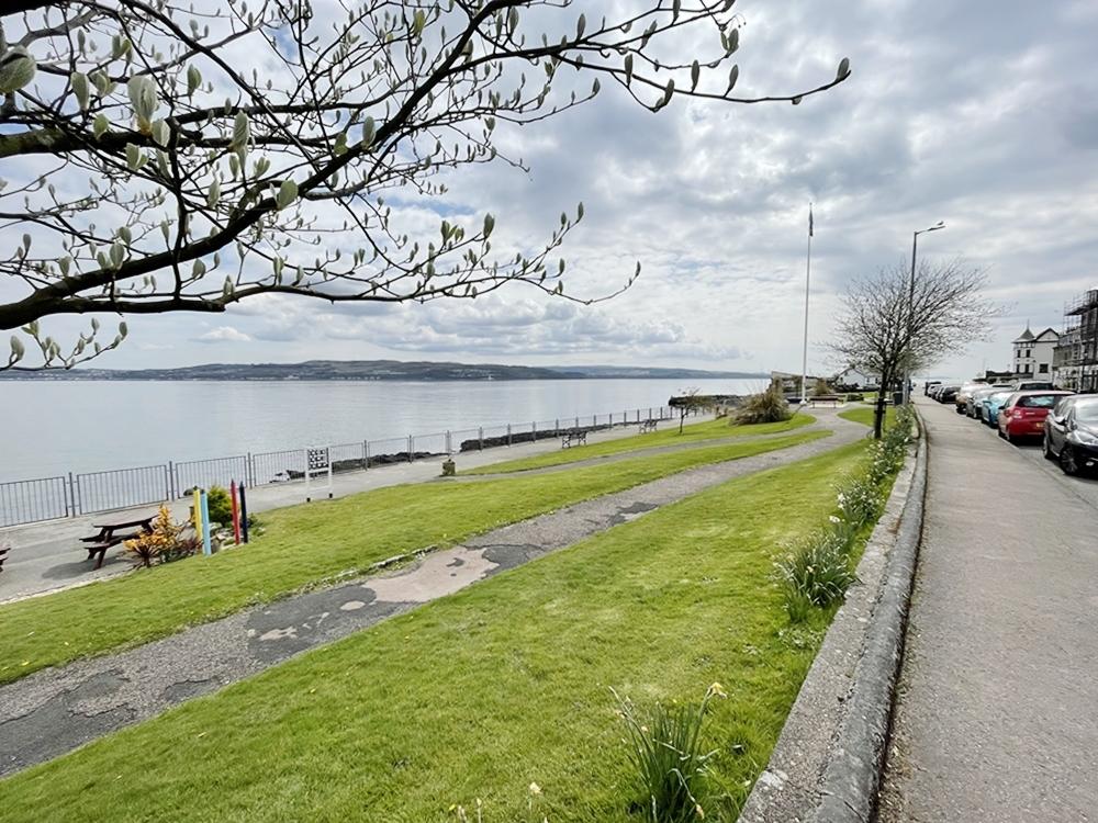 Marine Parade, Kirn, Dunoon, PA23 3 bed flat for sale £90,000