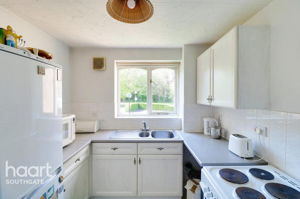Leigh Hunt Drive, London 2 bed apartment for sale £300,000