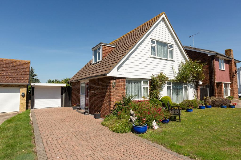 Ocean Close, Birchington, CT7 3 bed detached house for sale £525,000