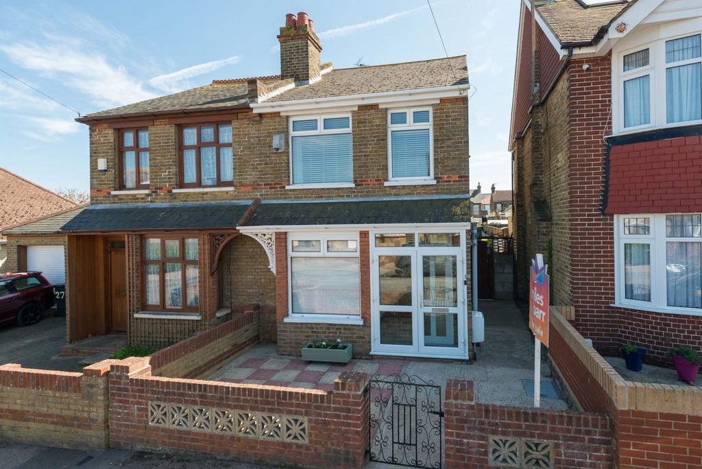 Queens Avenue, Ramsgate, CT12 2 bed semidetached house for sale £300,000