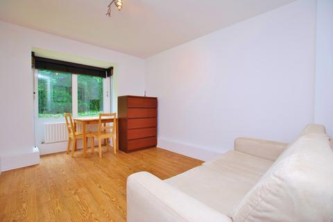 1 bedroom apartment to rent, Mathon Court, Cross Lanes, Guildford, Surrey, GU1