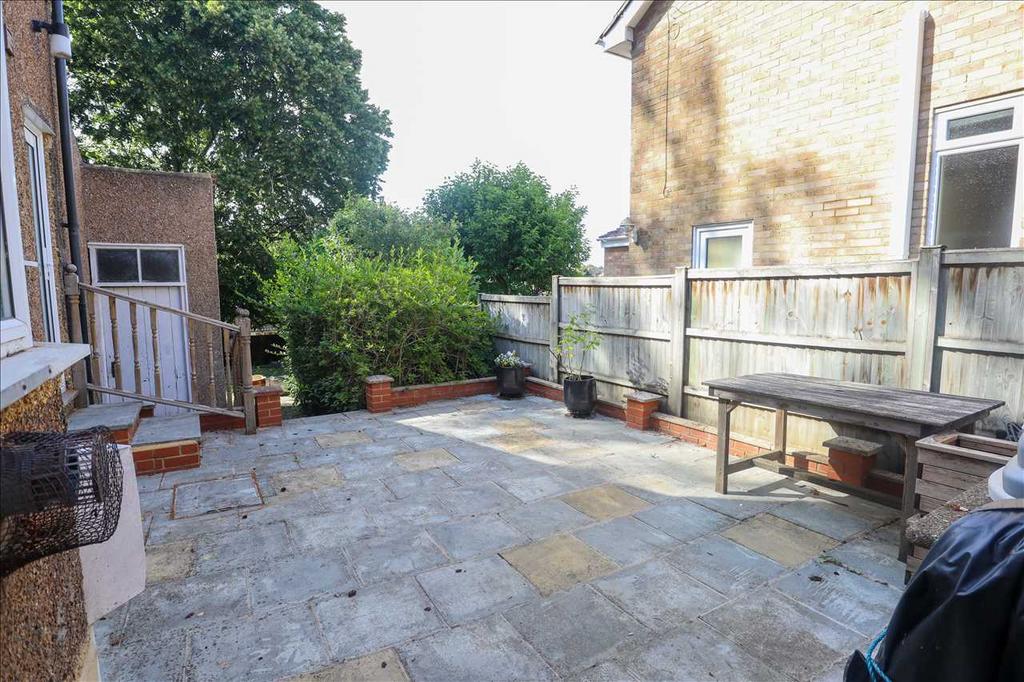 Fairdene Road 4 bed detached house for sale £800,000