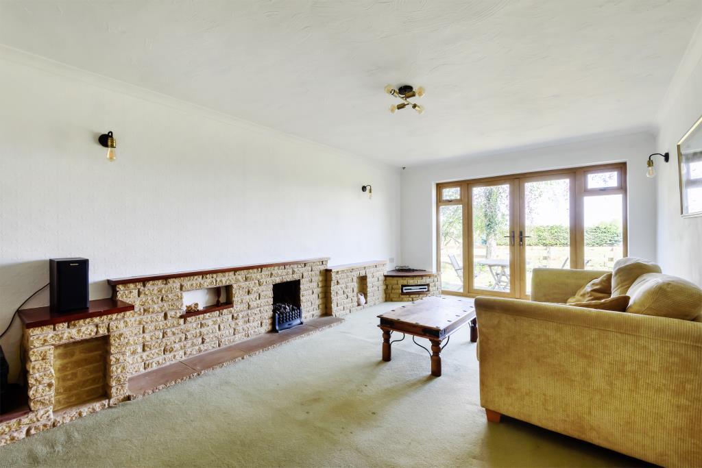 Eythrope Road, Stone, HP17 4 bed detached house for sale £650,000