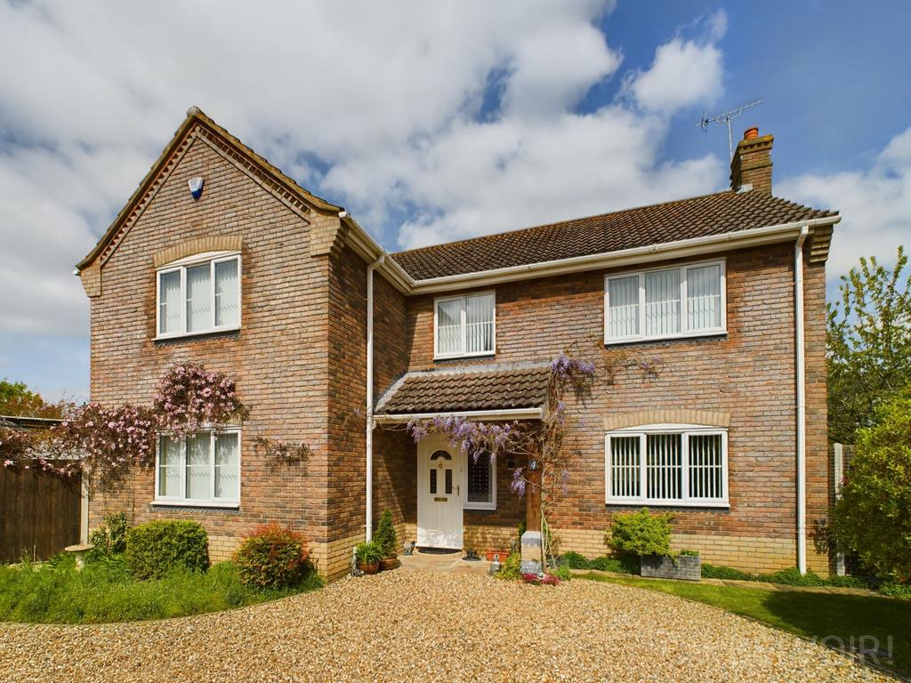 Burr Close, Watton, IP25 5 bed detached house for sale £650,000