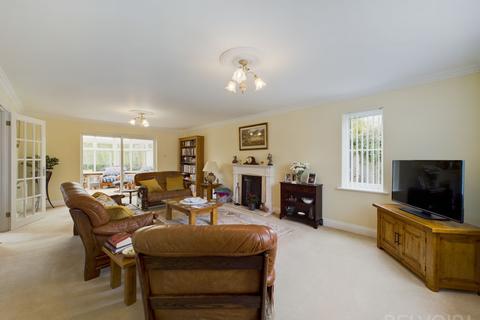 4 Burr Close, Watton, Thetford, IP25 6HF