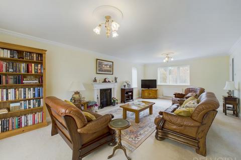 4 Burr Close, Watton, Thetford, IP25 6HF