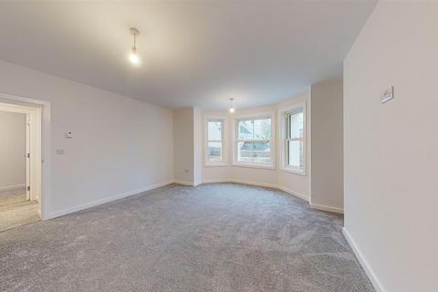 3 bedroom flat for sale, Trinity Gardens, Folkestone, CT20