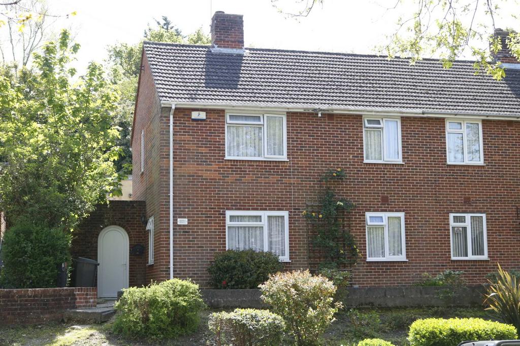 BH10 EAST HOWE LANE, Bournemouth 3 bed semidetached house for sale £