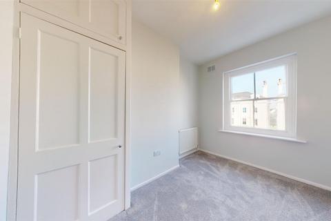 3 bedroom flat for sale, Trinity Gardens, Folkestone, CT20