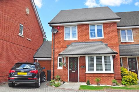 4 bedroom semi-detached house to rent, Bushnell Place, Maidenhead, Berkshire, SL6