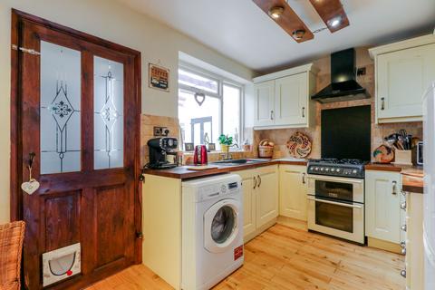 2 bedroom terraced house for sale, Hammond Road, EN1