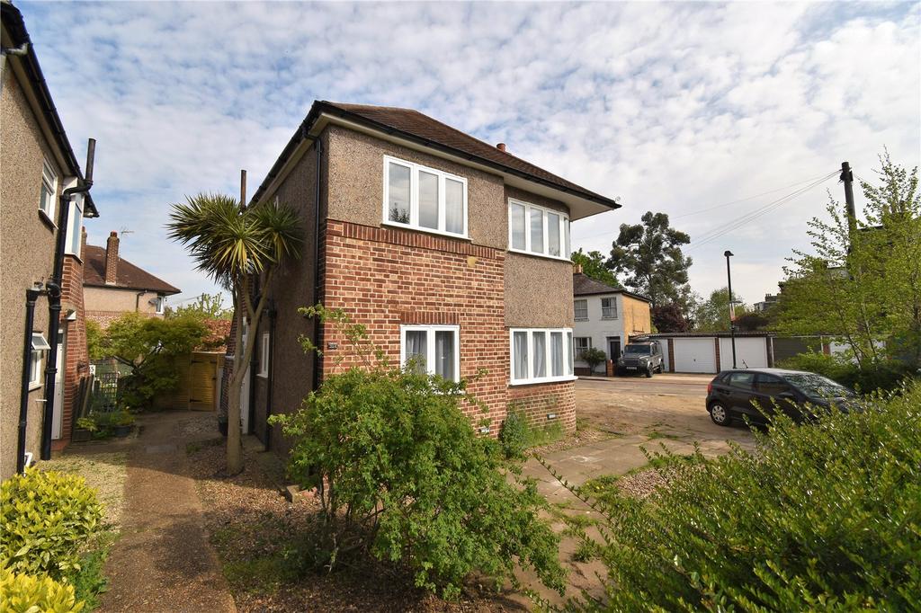 Amyand Park Road, Twickenham, TW1 2 bed apartment £1,750 pcm (£404 pw)
