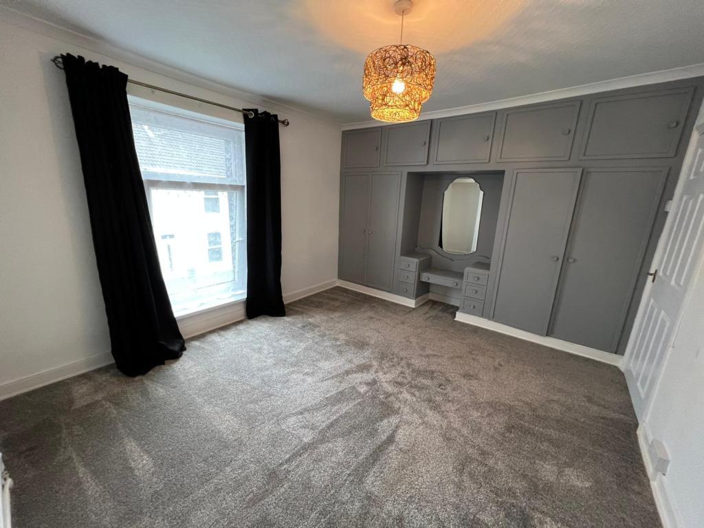 38 Catherine Street,Swansea 3 bed terraced house £850 pcm (£196 pw)
