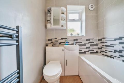 94 Staverton Road, Reading, RG2 7LG