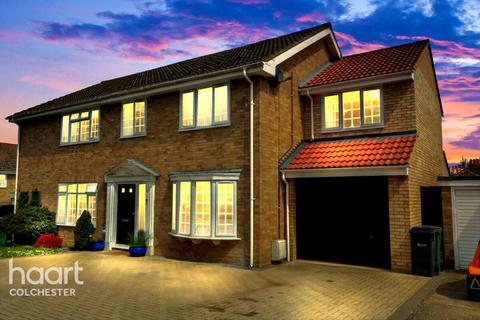 4 The Paddocks, Bures, CO8 5DF