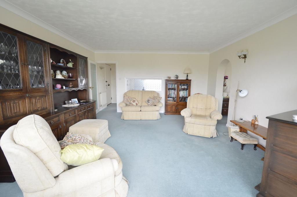 Dungannon Chase, SouthendOnSea, SS1 2 bed apartment £275,000
