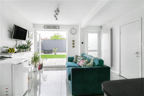 1 Windsor Road, Sunbury-on-thames, TW16 7QY
