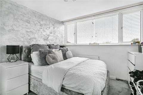 1 Windsor Road, Sunbury-on-thames, TW16 7QY