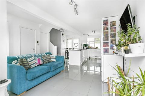 1 Windsor Road, Sunbury-on-thames, TW16 7QY