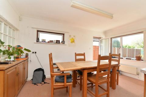 20 Barton Croft, Barton On Sea, New Milton, BH25 7BT