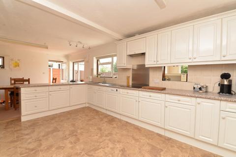 20 Barton Croft, Barton On Sea, New Milton, BH25 7BT