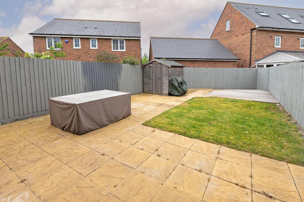 Brooklands, Milton Keynes MK10 3 bed semidetached house for sale £