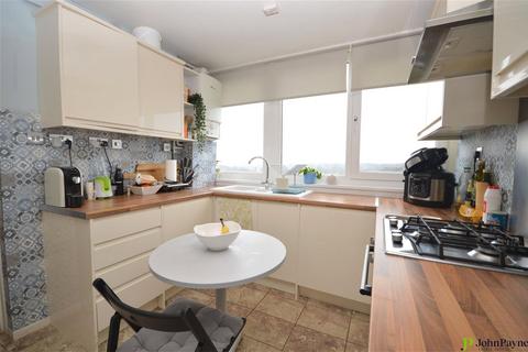 2 bedroom apartment for sale - Kenilworth Court, Styvechale, Coventry, CV3