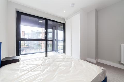 1 bedroom apartment to rent, Silvocea Way, London, E14